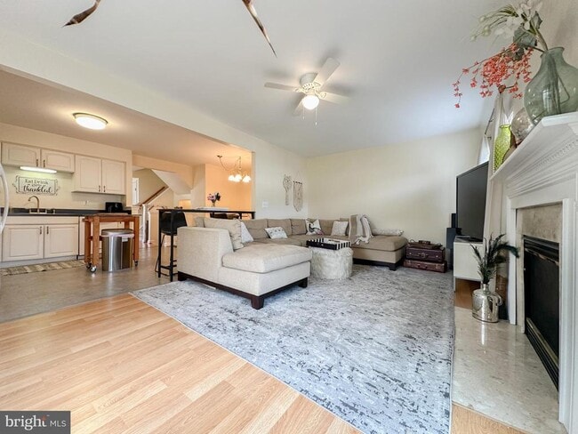 Building Photo - 14358 Haysickle Ct