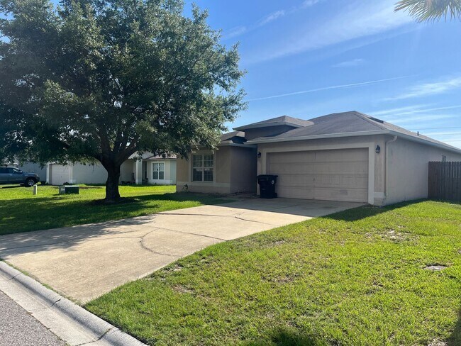 Building Photo - 3 BR/2BA $1950 Middleburg