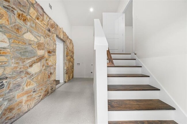 Building Photo - 1721 Hortense Pl NW