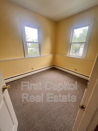 Building Photo - 923 Greenbriar Rd