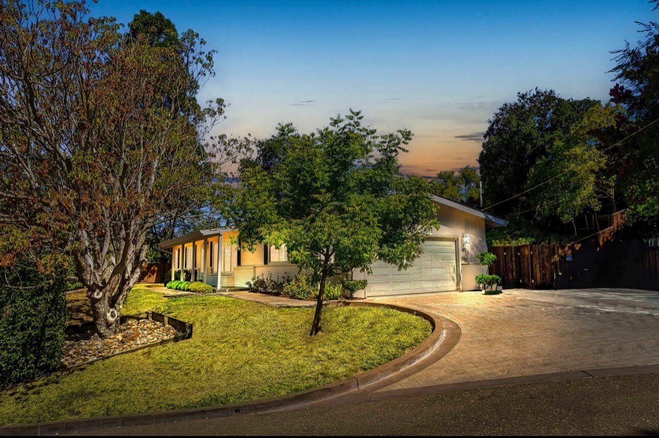 Building Photo - 1660 Green Valley Rd