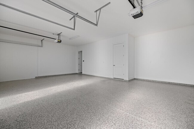 Building Photo - Brand New spacious 4bd/3.5bth Sarasota Hom...