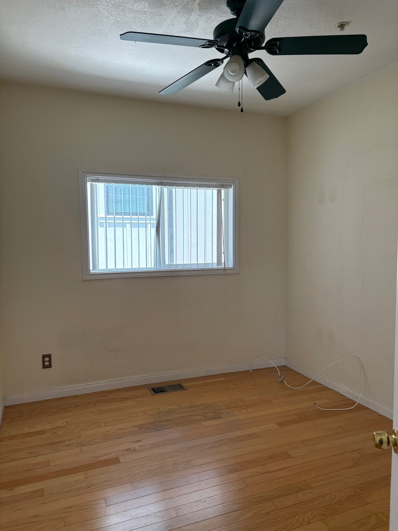 Another picture of Bedroom master Bedroom - 517 N Irena Ave
