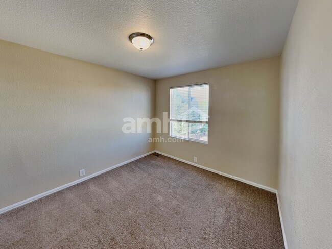 Building Photo - 15625 E 99th Ave