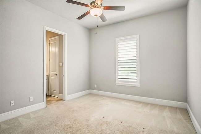 Building Photo - 830 Redstem Dr