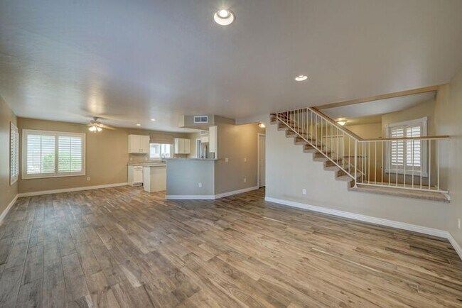 Building Photo - COMING SOON! Gorgeous Gilbert Home with Go...