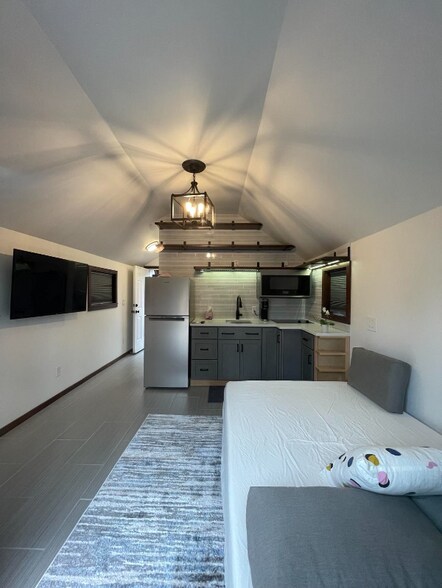 Building Photo - 10114 Dayton Ave N