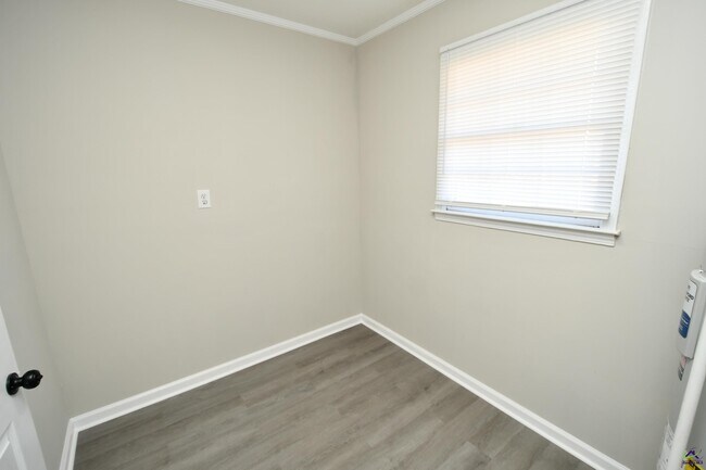 Building Photo - 467 SR 96