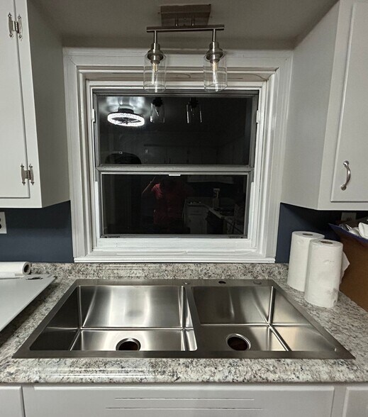 Kitchen Sink - 244 Vineyard Ave