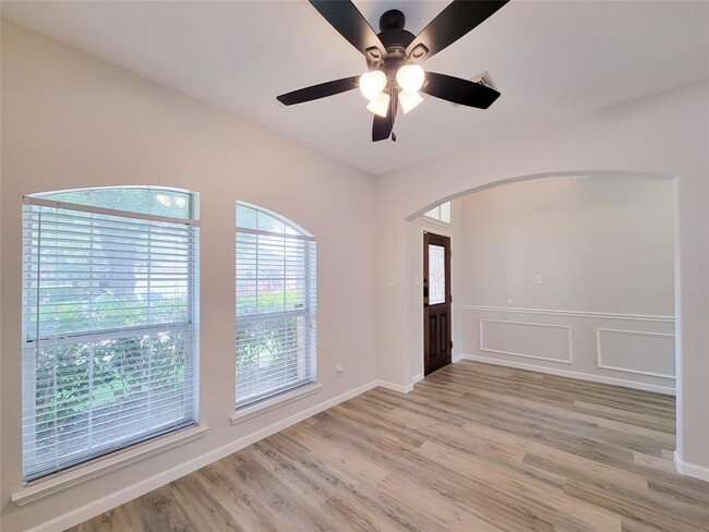 Building Photo - 21539 Kings Bend Dr