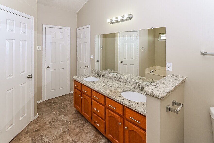 Building Photo - 9161 Preakness Dr