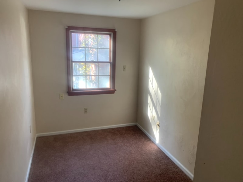 Building Photo - 8616 Oakcrest Rd