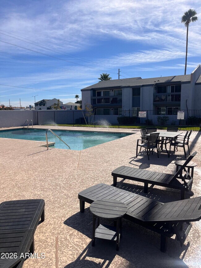 Building Photo - 7550 N 12th St