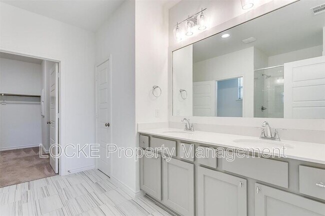 Building Photo - 205 Athenia Dr
