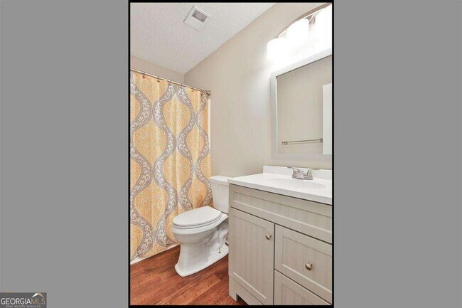 Building Photo - 180 Nectarine Dr