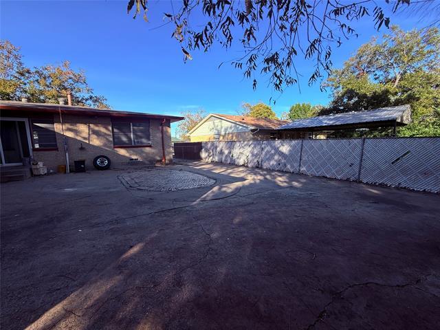 Building Photo - 914 Bandera Ln