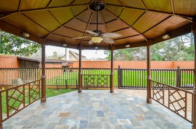 Building Photo - 2407 Sugar Mill Dr