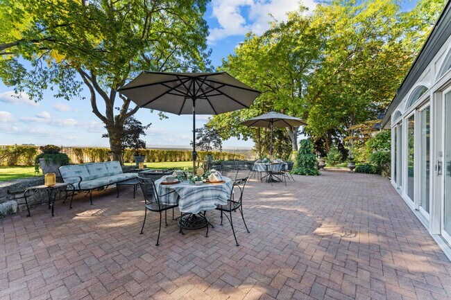 Building Photo - Fully Furnished Luxury Estate in Boise's Lower Highlands