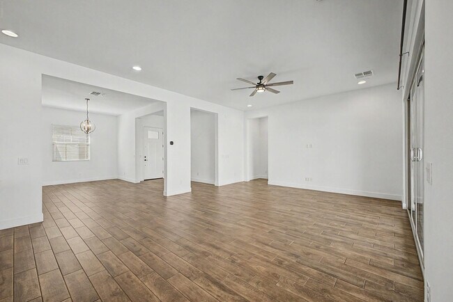 Building Photo - 13103 N 174th Dr