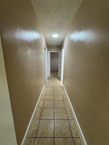 Building Photo - 1230 NW 29th Way