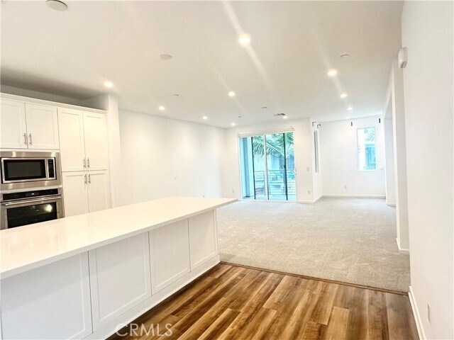 Building Photo - 126 Schick