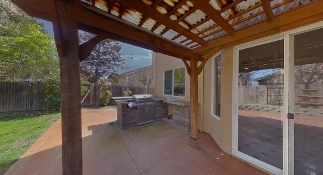 Building Photo - 1692 Woodhaven Cir