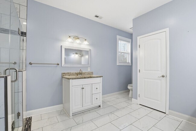 Building Photo - Beautiful Home With Large Yard In Fountain Inn