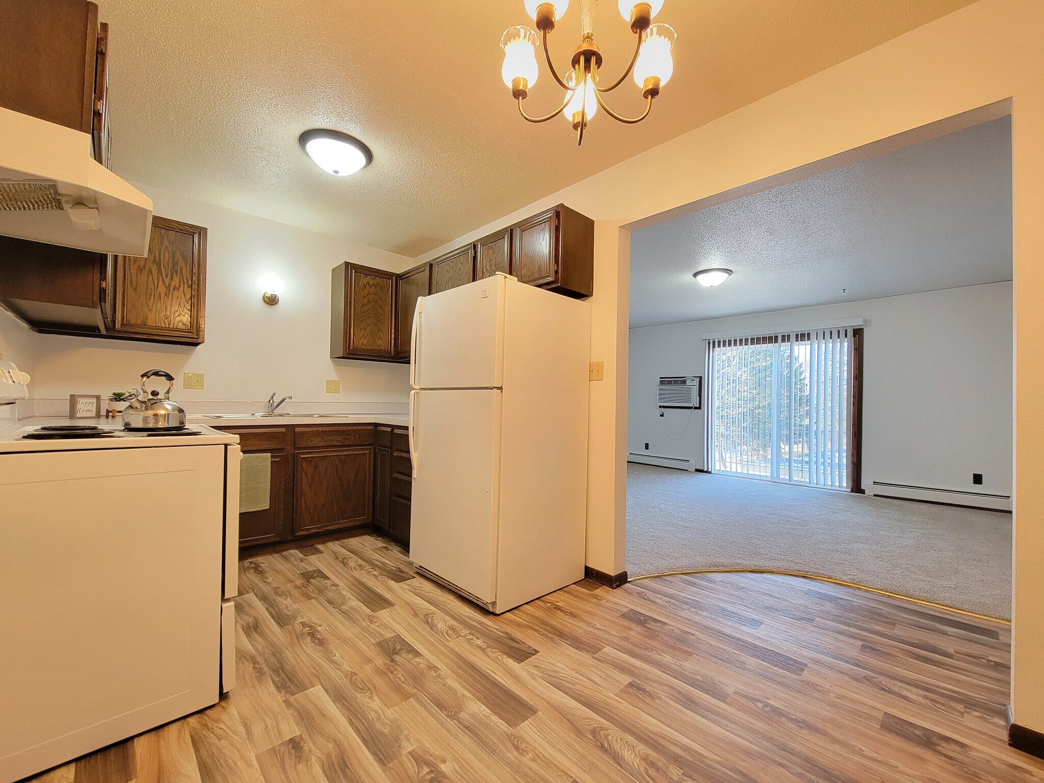 2 bed, 1 bath $929 - 1105 12th St