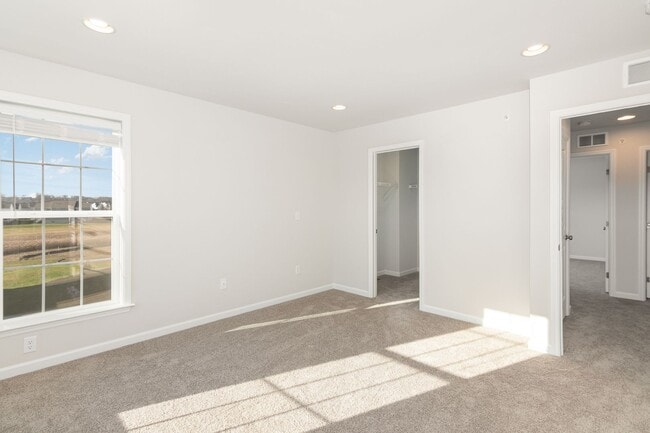 Building Photo - 3246 Parade St