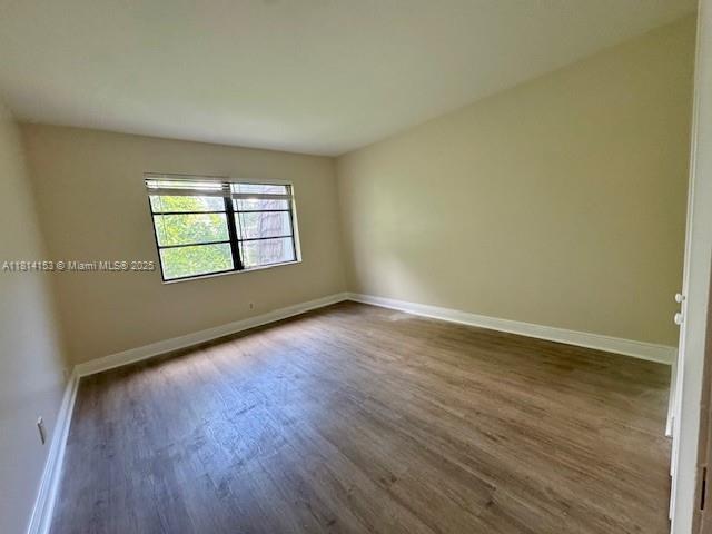 Building Photo - 3123 Oakland Shores Dr