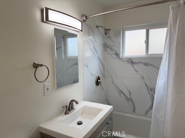 Building Photo - 685 E Vista Chino