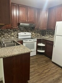 Building Photo - 3405 Sullivan Trl