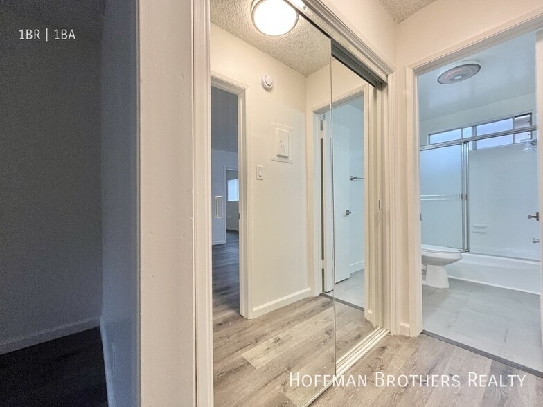 Building Photo - 12029 Goshen Ave