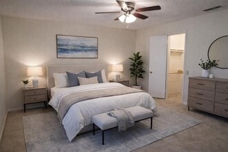 Building Photo - 3315 Kensington Dr