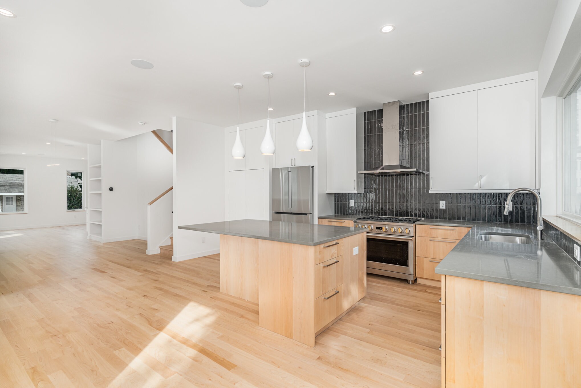 Building Photo - 515 W Lenoir St