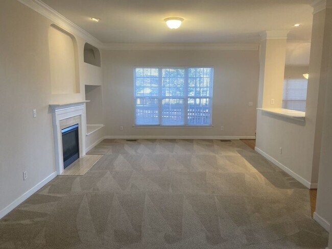 Building Photo - Beautiful Highland Creek Ranch home with 4...