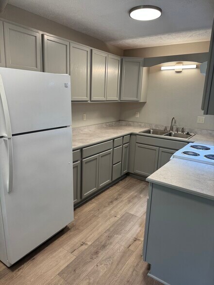Kitchen - 219 E Mill St