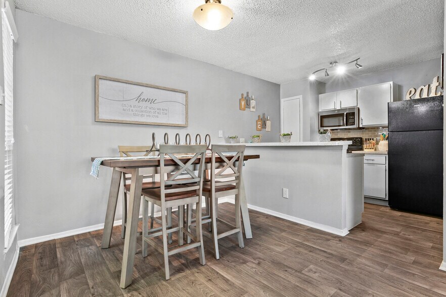 TwentyOne15 Apartments 2115 Park Springs Cir Arlington TX 76013 Apartment Finder