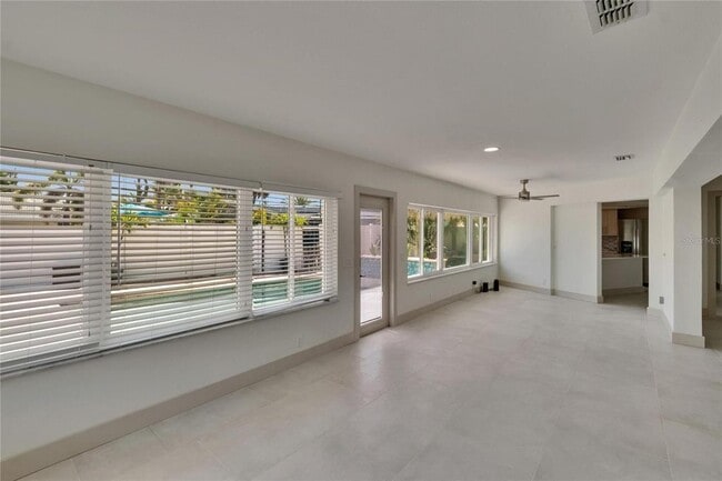 Building Photo - 1492 Sea Gull Dr S