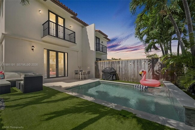 Building Photo - 3421 SW 13th Terrace