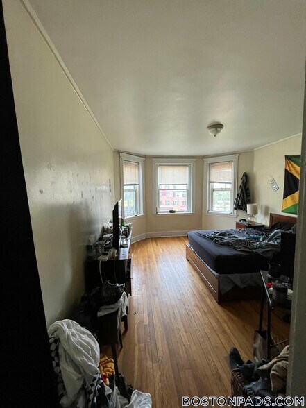 Building Photo - 1450 Commonwealth Ave