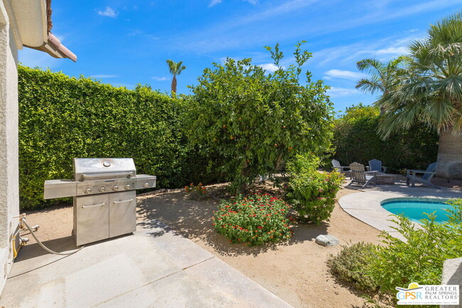 Building Photo - 40870 Avenida Rosario