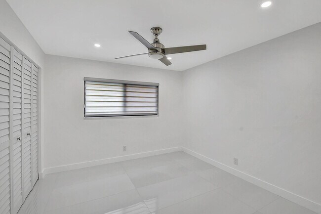 Building Photo - 15378 Lakes of Delray Blvd