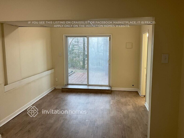 Building Photo - 7339 Essex Dr