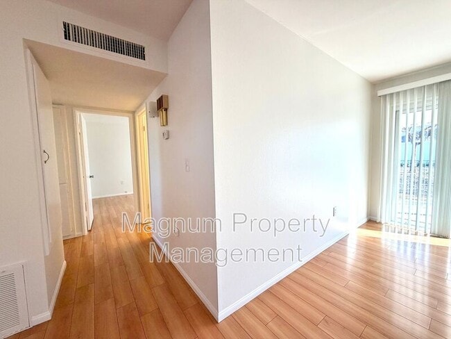 Building Photo - 26475 McCall Blvd