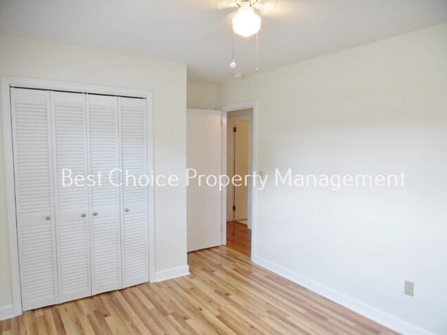 Building Photo - 205 Le Ann Dr