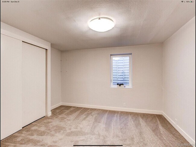 Building Photo - Beautiful Open & Remodeled 5 Bedroom Home ...