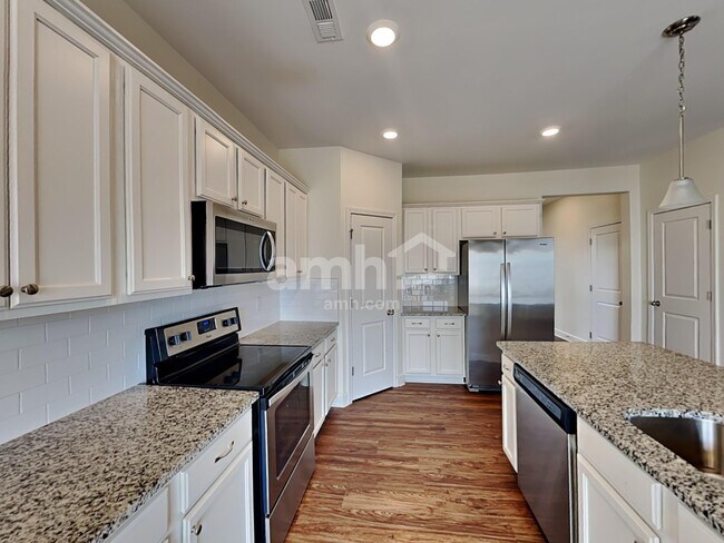 Building Photo - 5290 Lake Maxwell Dr