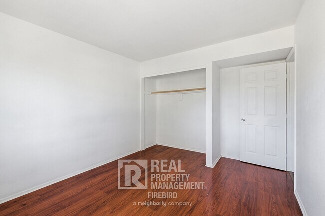 Building Photo - 45 N Phyllis-209