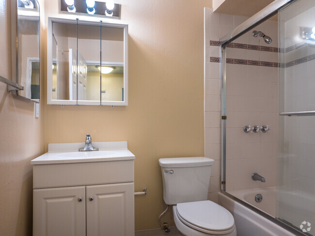 3BR 2BA, 1050SF - Bathroom - Vacaville Park Apartments